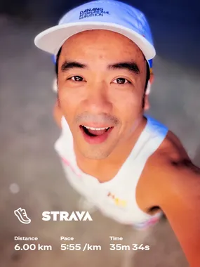 Thuận đội mũ trắng sau buổi chạy 6 km